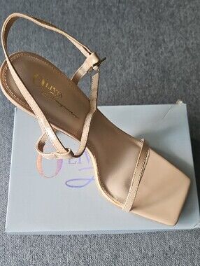 New In BOX Olivia Jaymes Ruby Nude High Heel Sandals